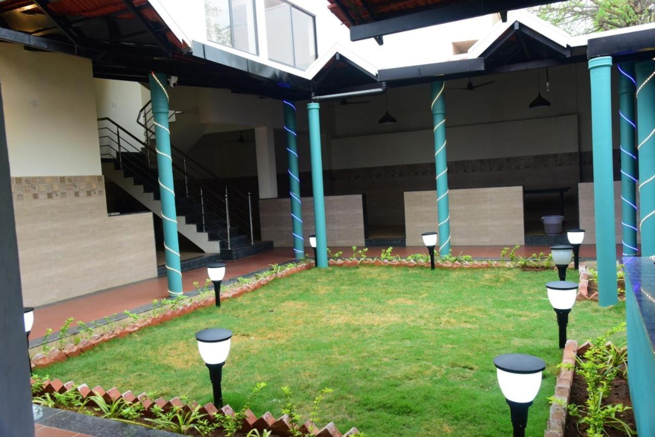 ホテルM G Residency Chikmagalūr エクステリア 写真